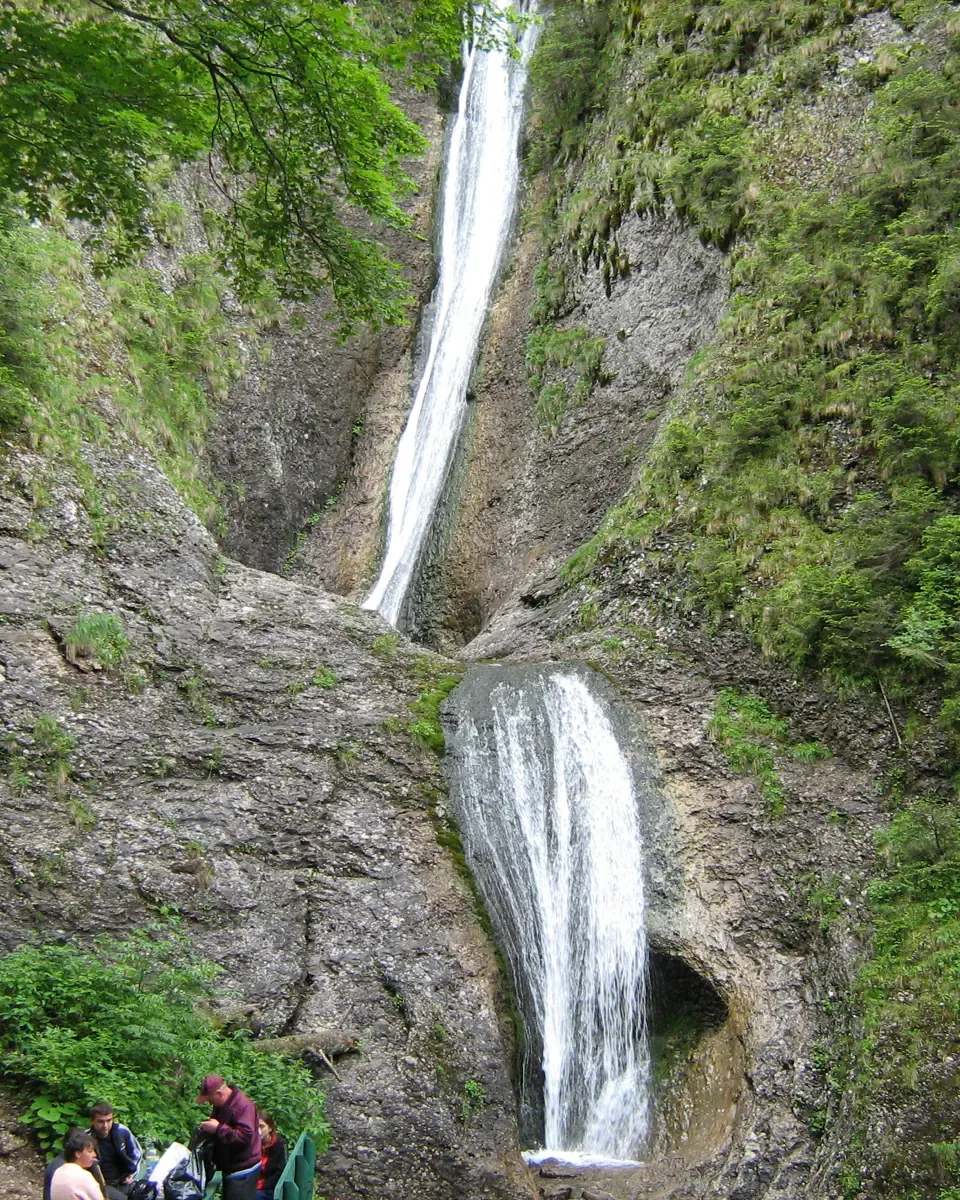 Duruitoarea Waterfall